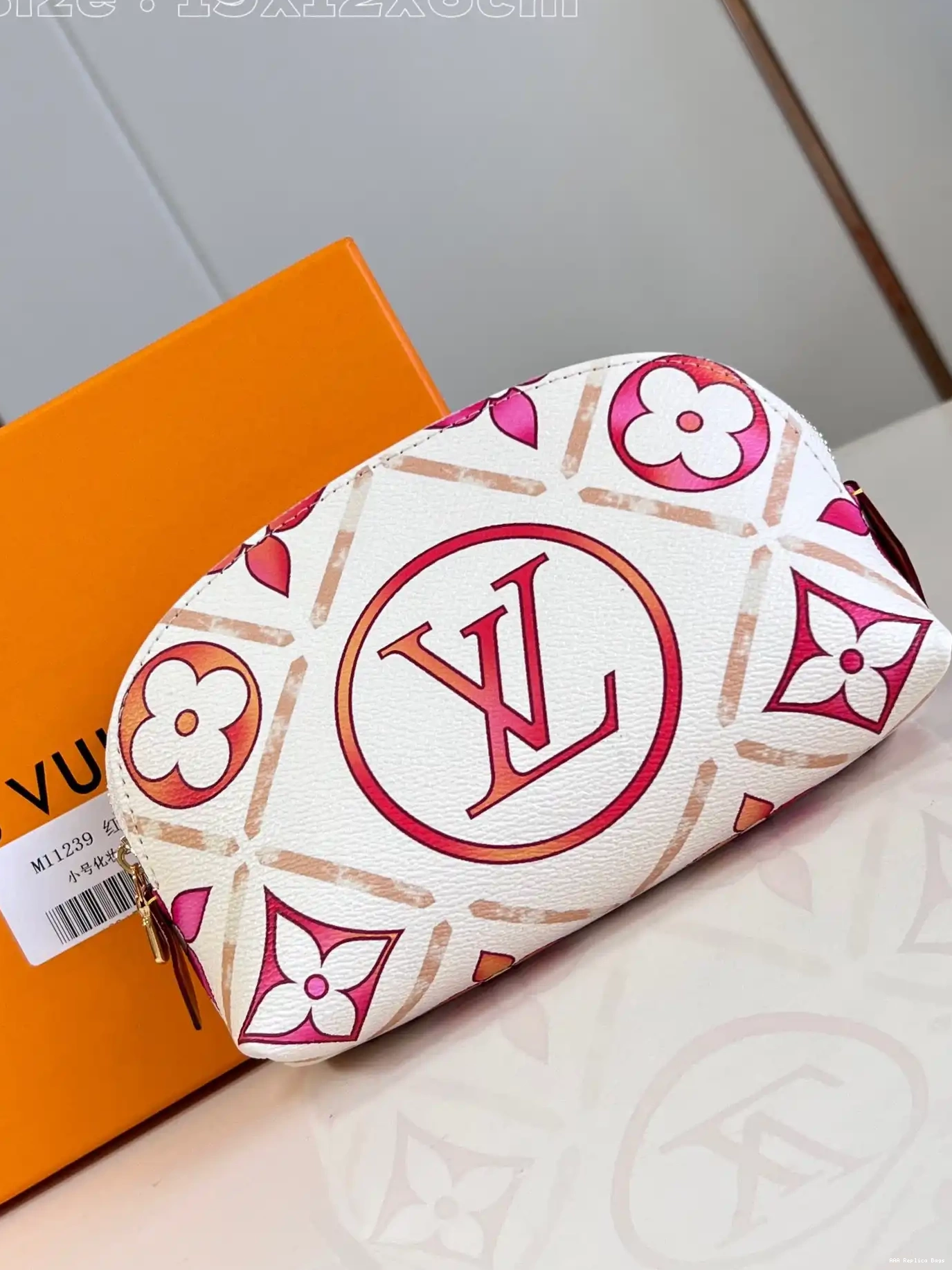 Aaa replica bags Pochette Vuitton Louis Cosmétique PM 0616